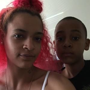 Meet your Posher, Leslie